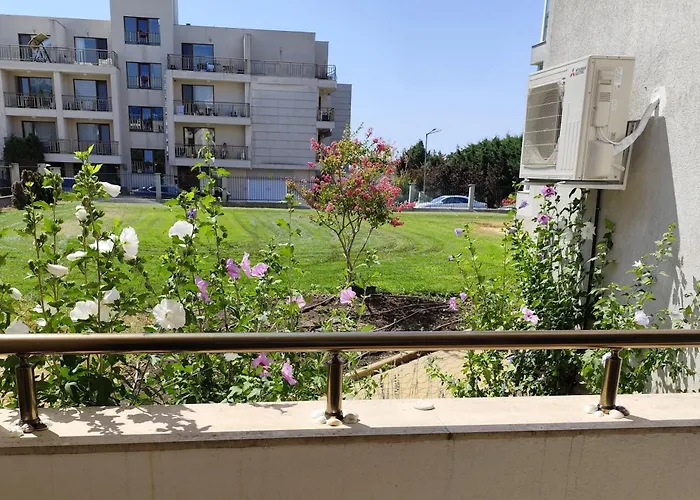 Sarafovo Sea Paradise Апартамент *